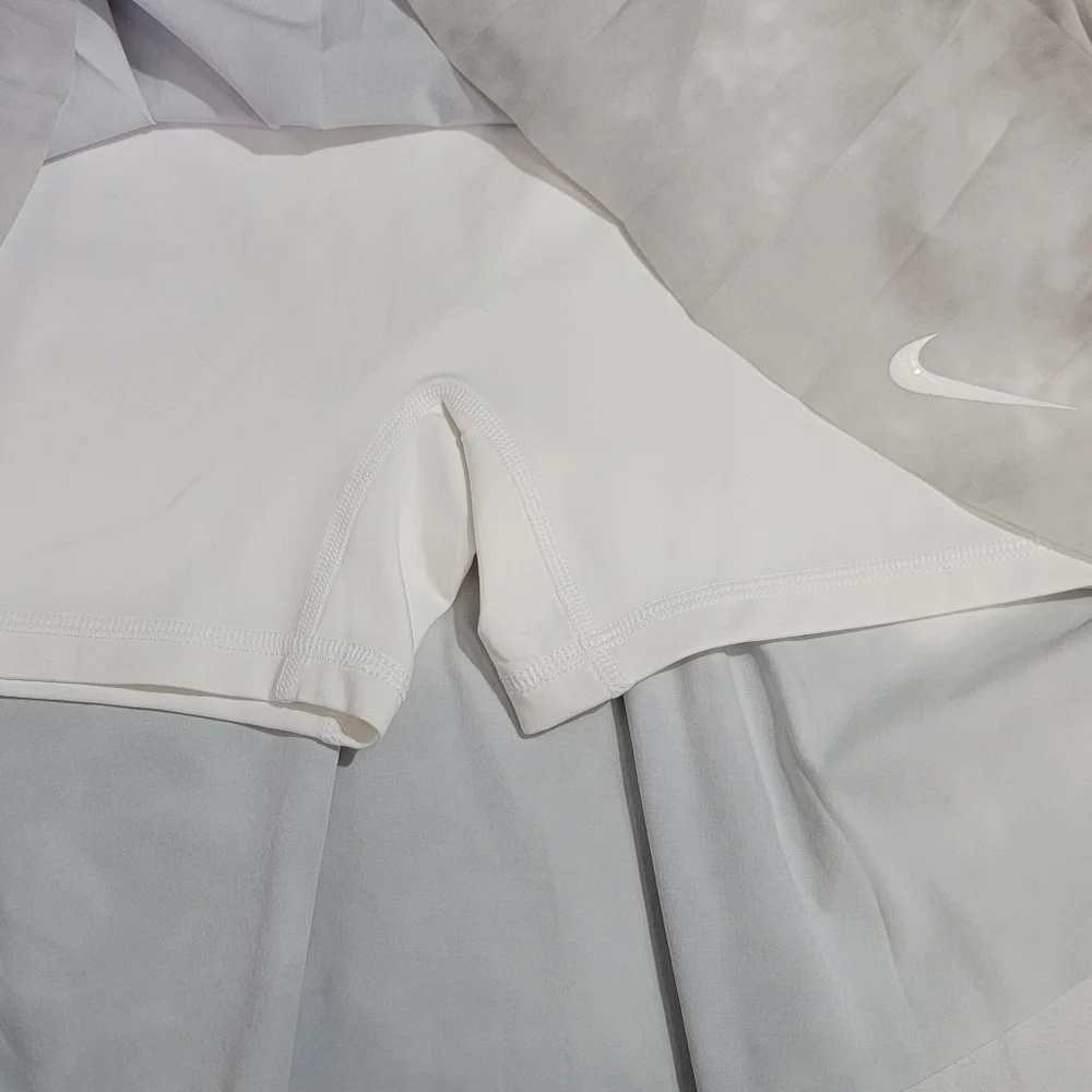 Nike Women’s Dri-FIT Club Long Printed Golf Pleated Skort Size Small Tie-dye